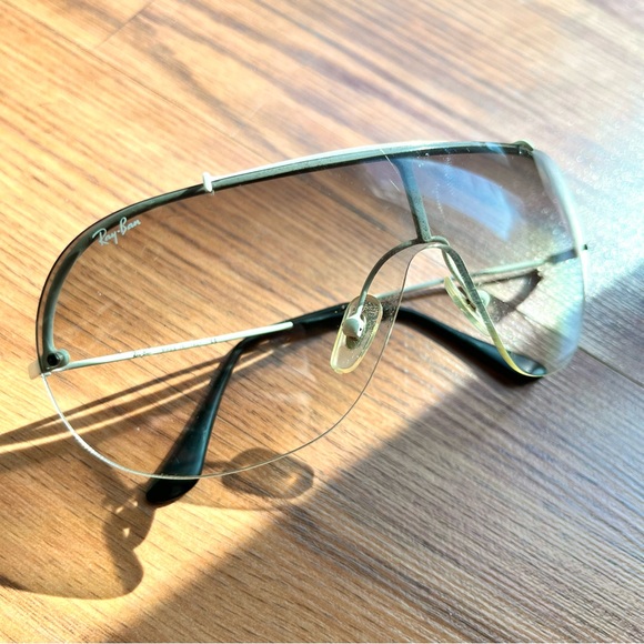 Ray-Ban Aviator Sunglasses - Picture 2 of 10